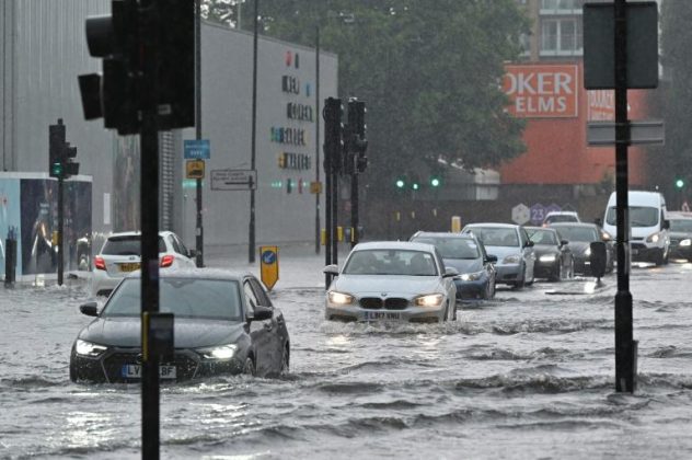 FLOOD TAKES OVER LONDON AFTER HEAVY RAIN - NATIONAL WAVES